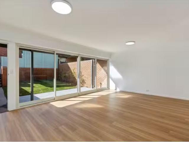 Just in! 80 Charles Street, Lilyfield Townhouse for rent List.