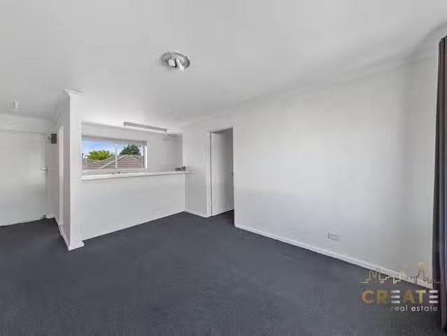 Cozy 8/14 Rondell Avenue, West Footscray, VIC 3012