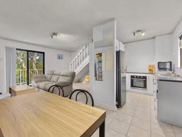 Cozy 81/309 Harborne Street, Glendalough, WA 6016