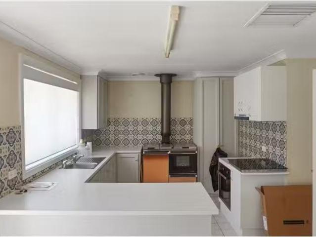 Unique 81 Lower Bathurst Street, FORBES House for rent Listed.