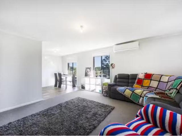 Deal! 81 Mc Farlane Street, Grafton House for rent Listed by.