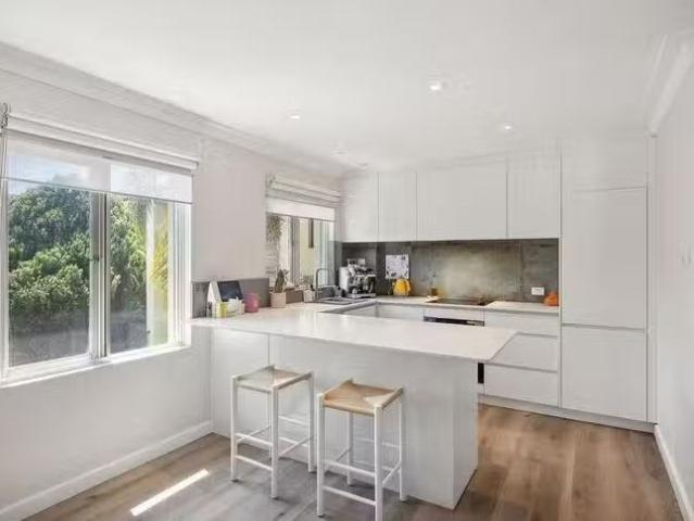 Rental! 8/25 Drabble Road, Scarborough, WA 6019