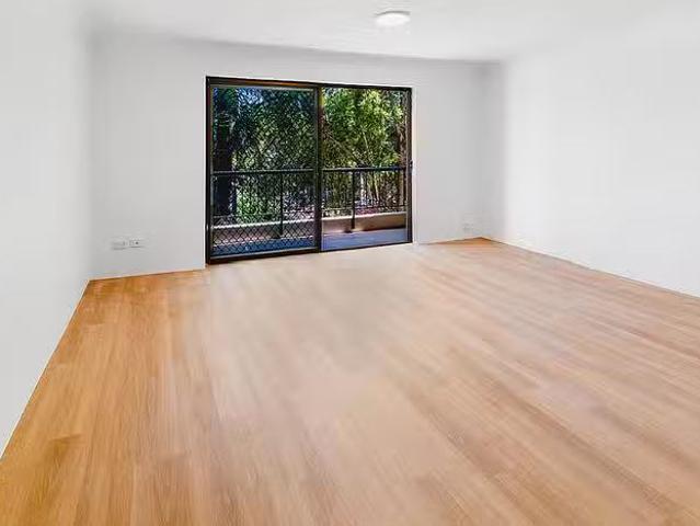 Cozy 8/21 Huth Street, Labrador, QLD 4215