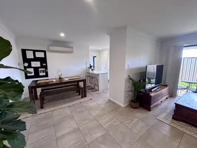 Cheap 8/33 Sullivans Road, MOONEE BEACH Apartment for rent Li.