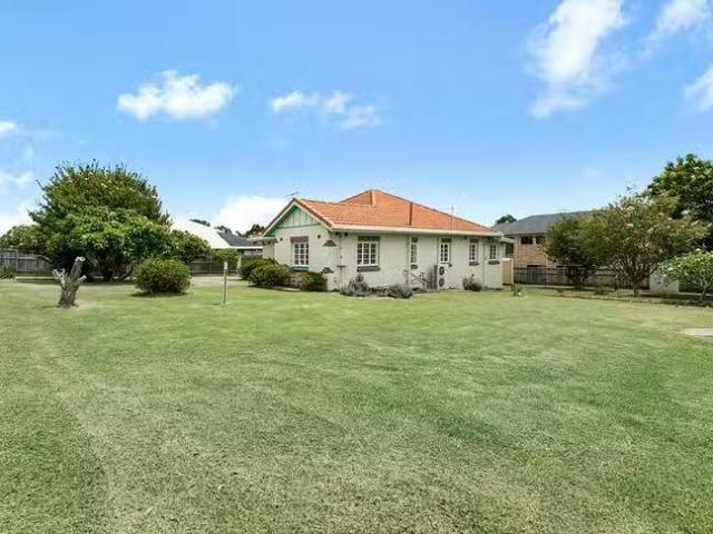 Rental! 83 Hindes Street, Lota, QLD 4179