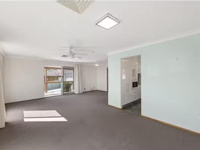 Cozy 84 Savoy Street, Port Macquarie House for rent Listed by.