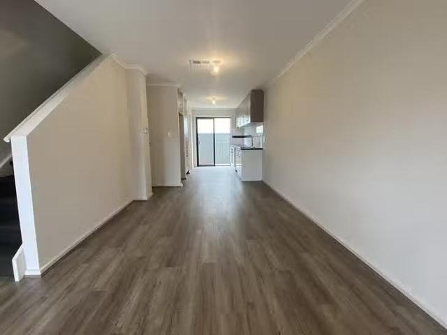 Unique 8/5 Campbell Road, Elizabeth Downs, SA 5113