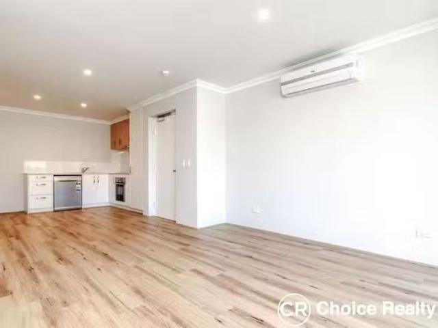 Unique 8/5 Lena Street, Beckenham, WA 6107