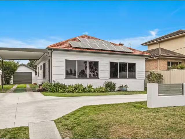 Charming 85 Reddall Parade, Lake Illawarra House for rent Lis.