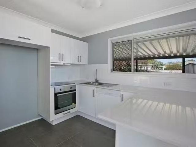 Deal! 89 Coburg Street East, Cleveland, QLD 4163