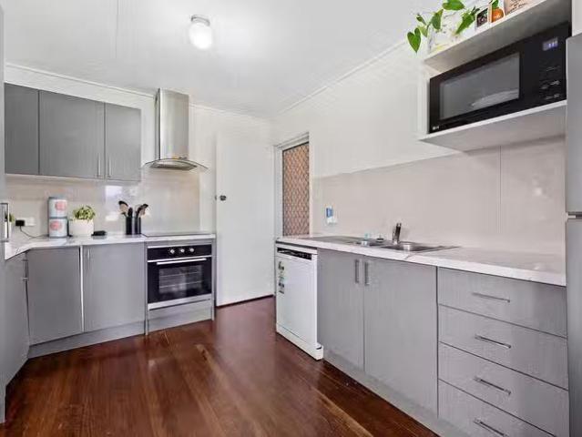 Unique 8 Tina Street, Redland Bay, QLD 4165