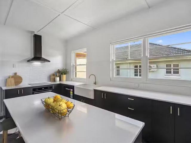 Charming 8 Toongarra Road, Leichhardt, QLD 4305