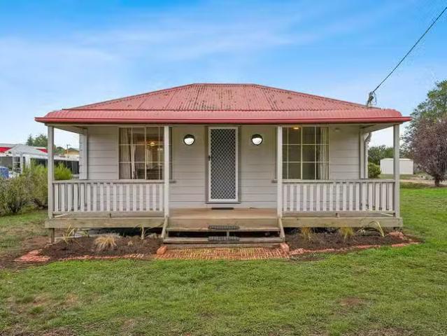 Charming 8 Wellington Street, Swansea, TAS 7190