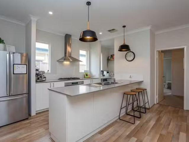Cozy 8 Benepart Road, Coolbellup, WA 6163