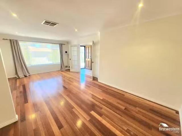 Cozy 8 Carroo Heights, Ocean Reef, WA 6027
