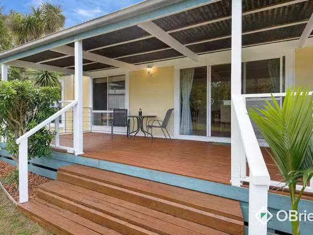 Deal! 8 Chatterley Court, Frankston, VIC 3199