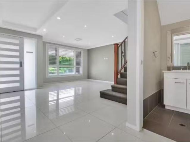 Deal! 8 Churnwood Drive, Fletcher House for rent Listed by Ta.