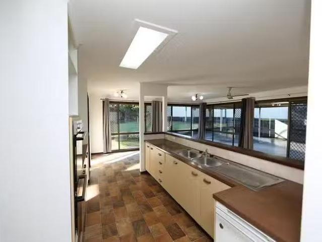 For Rent! 8 Coen Court, Runcorn, QLD 4113