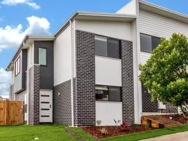 Unique 8 Cottage Place, COOMERA, QLD 4209 House for Rent