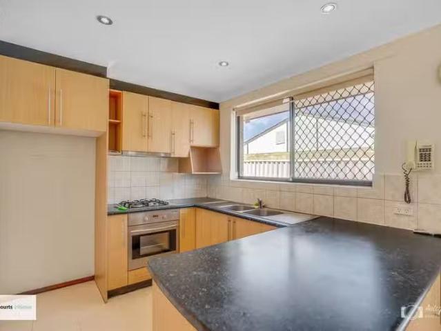 Charming 8 Cunningham Loop, MIRRABOOKA, WA 6061 House for Rent