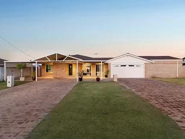 Deal! 8 Gascoyne Way, Cooloongup, WA 6168