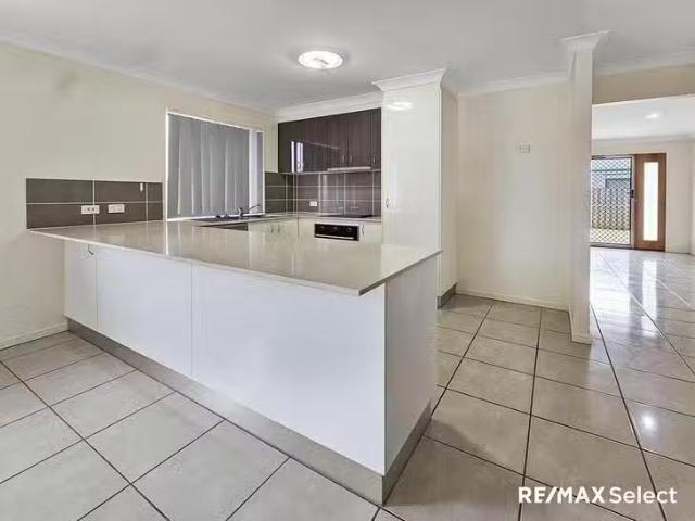 Deal! 8 Holloways Court, Blacks Beach, QLD 4740