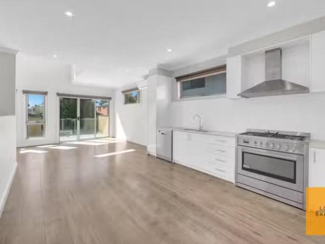 For Rent! 8 Lauren Lane, Sunshine West VIC 3020