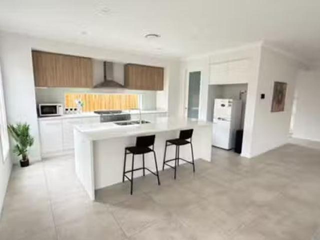 For Rent! 8 Mornington Court, Pimpama, QLD 4209