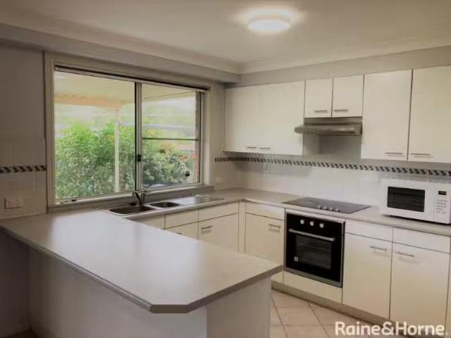 Cheap 8 Salamander Gardens Court, SALAMANDER BAY House for ren.