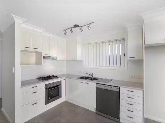 Rental! 8A Clipstone Close, Port Macquarie Apartment for rent.