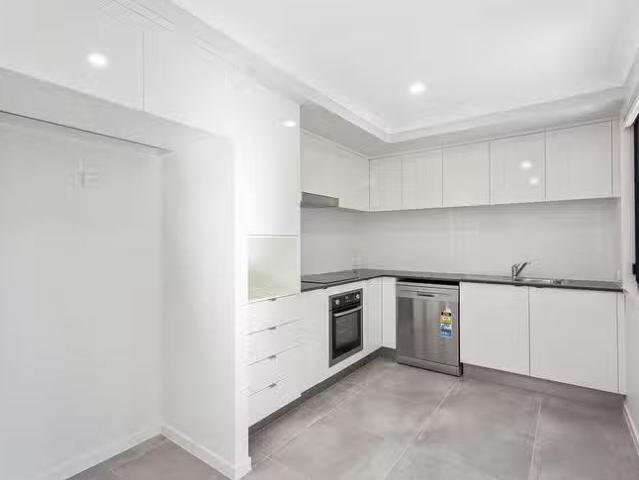 Deal! 8A Torrey Street, Hidden Valley, QLD 4703