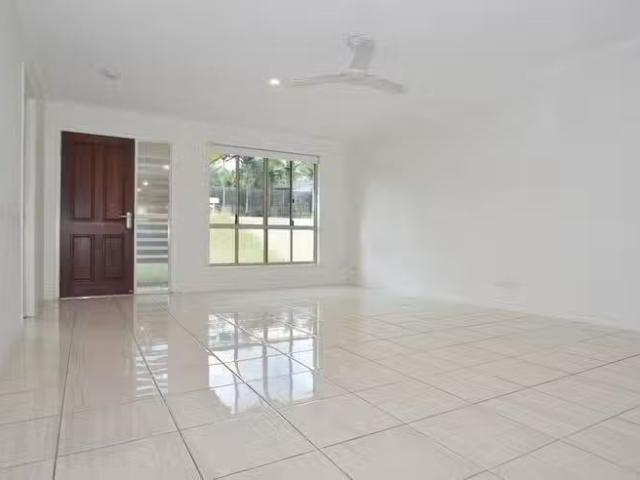 Rental! 90 Col Brown Avenue, Clinton, QLD 4680
