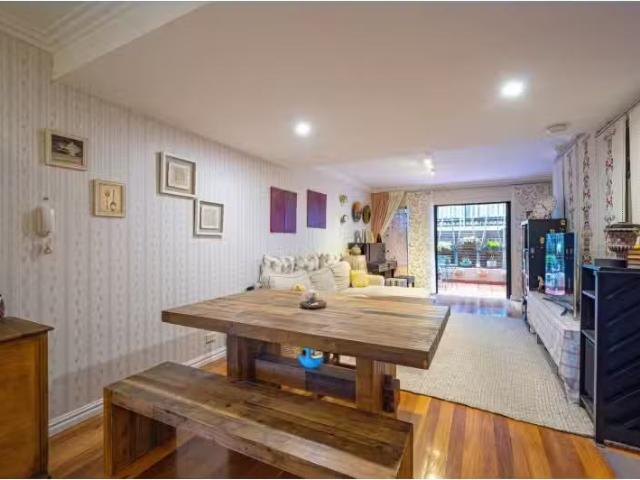 Nice 9/17 21 Newman Street, MORTDALE Townhouse for rent Liste.