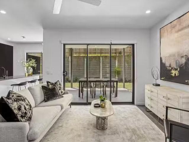 Just in! 9/10 Botanica Place, Mcdowall, QLD 4053