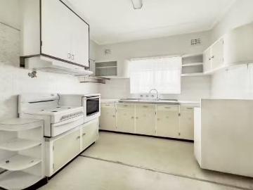 For Rent! 92 Hurstville Road, Hurstville Grove House for rent.