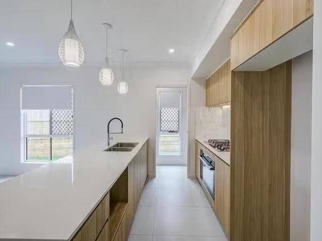 Nice 93 Edinburgh Crescent, Gleneagle, QLD 4285