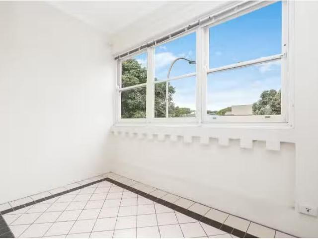Unique 9/670 New South Head Road, ROSE BAY Apartment for rent.
