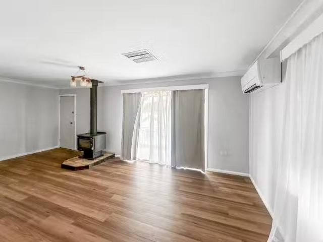 Cheap 98 100 Balonne Street, Narrabri House for rent Listed b.