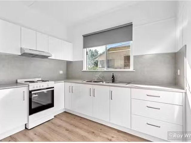 For Rent! 98 Dean Street, Berserker, QLD 4701
