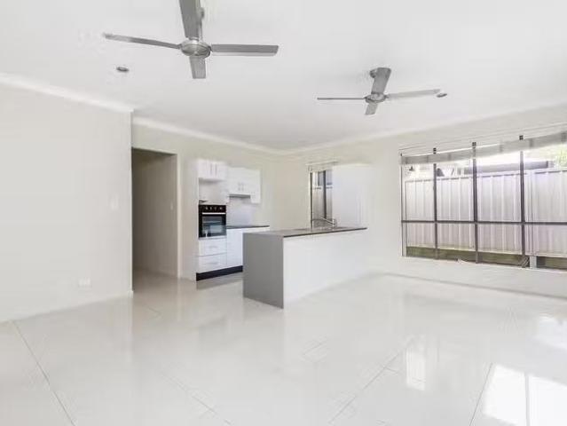Cozy 9 Wassell Street, Wynnum, QLD 4178