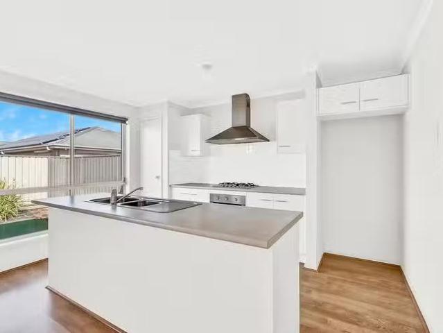 Nice 9 Burley Griffin Drive, Andrews Farm, SA 5114