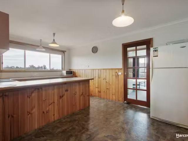 Cozy 9 Byworth Street, PARK GROVE, TAS 7320 House for Rent