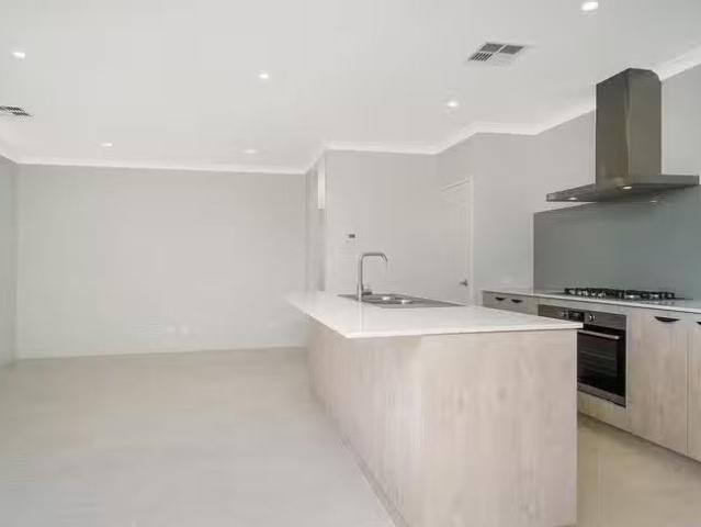 For Rent! 9 Chorley Way, Wellard, WA 6170