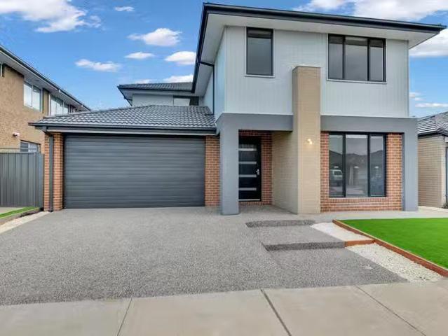 Cozy 9 Coronado Crescent, Truganina, VIC 3029