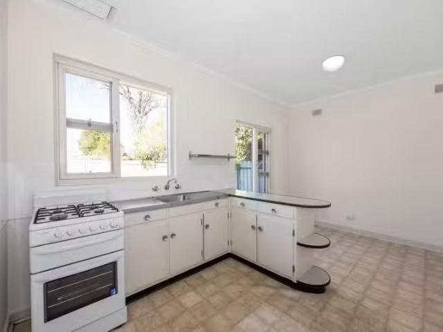 Cozy 9 Dover Street, MAYLANDS, SA 5069 House for Rent