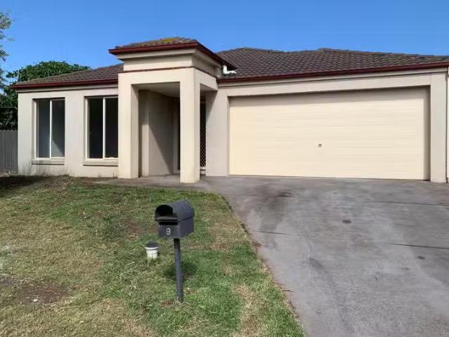 Just in! 9 Grainger Circuit, Point Cook VIC 3030