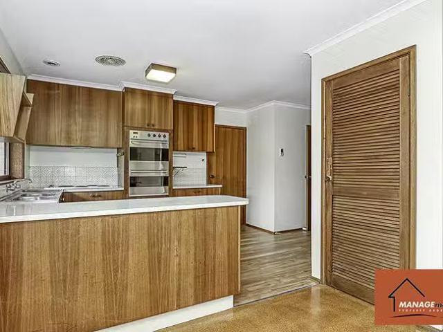 Cheap 9 Mckeahnie Street, Weetangera, ACT 2614