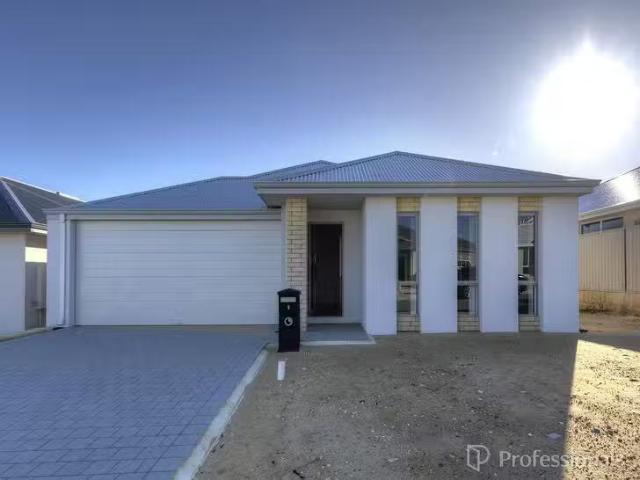 New 9 Mavericks Street, Eglinton, WA 6034