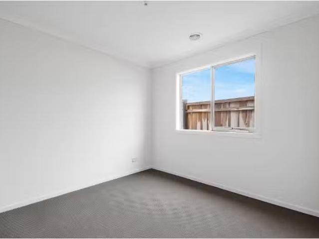Nice 9 Mornington Crescent, NAR NAR GOON NORTH Property for re.