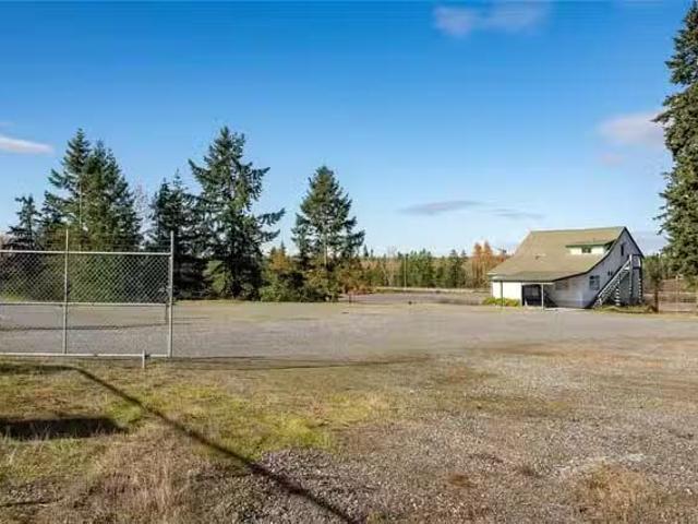 Nice Commercial property for lease in Coombs, 979 Shearme Rd.